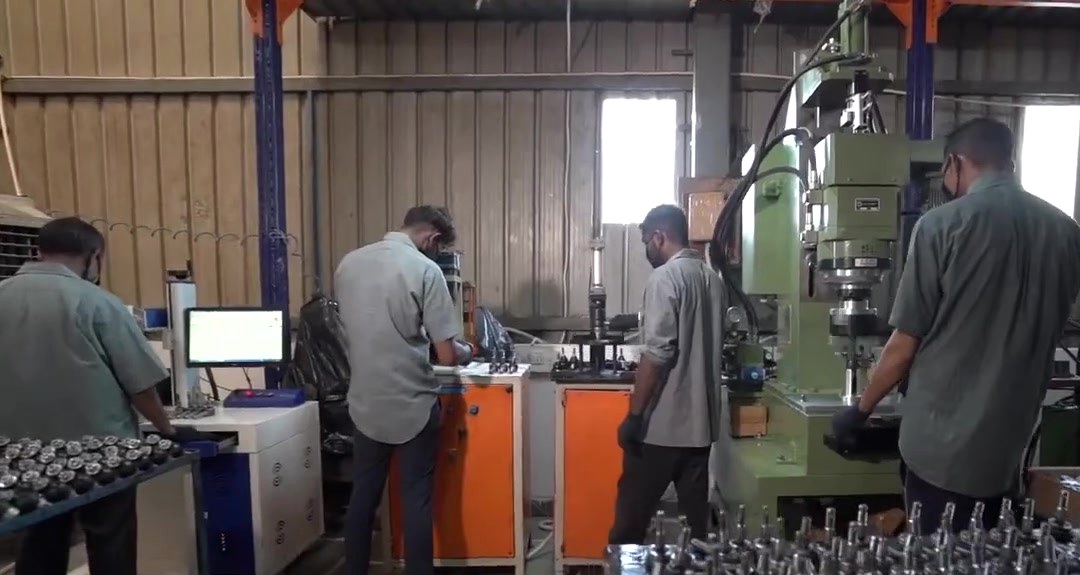The track rod assembly station